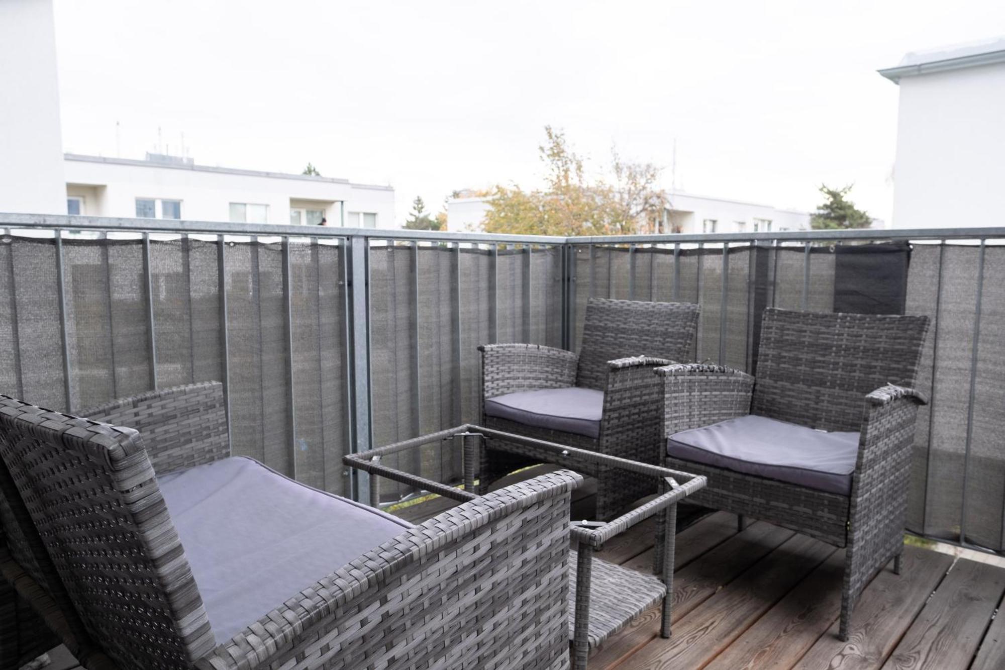 Modern Apartment W/ Cozy Balcony Near City Center 维也纳 外观 照片
