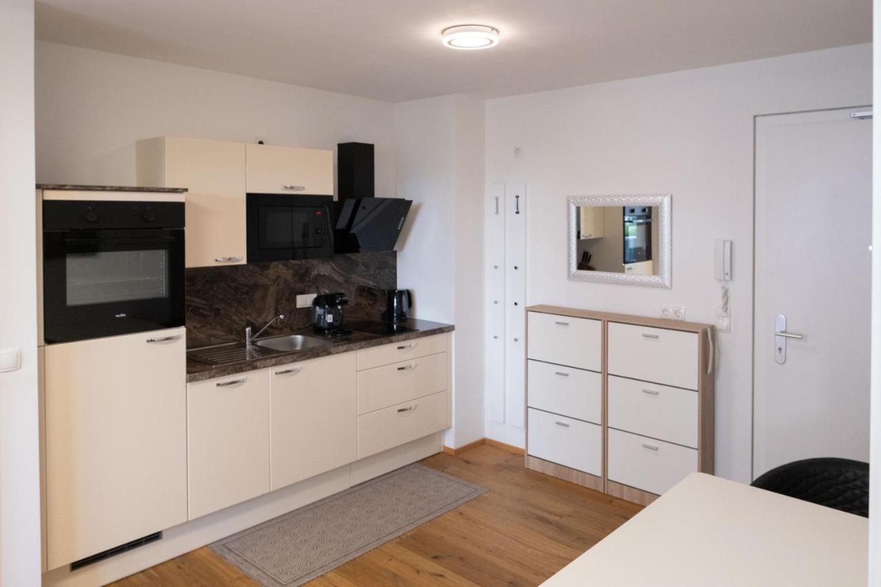 Modern Apartment W/ Cozy Balcony Near City Center 维也纳 外观 照片