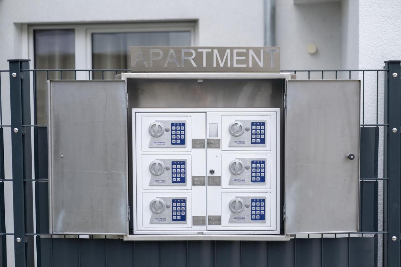 Modern Apartment W/ Cozy Balcony Near City Center 维也纳 外观 照片