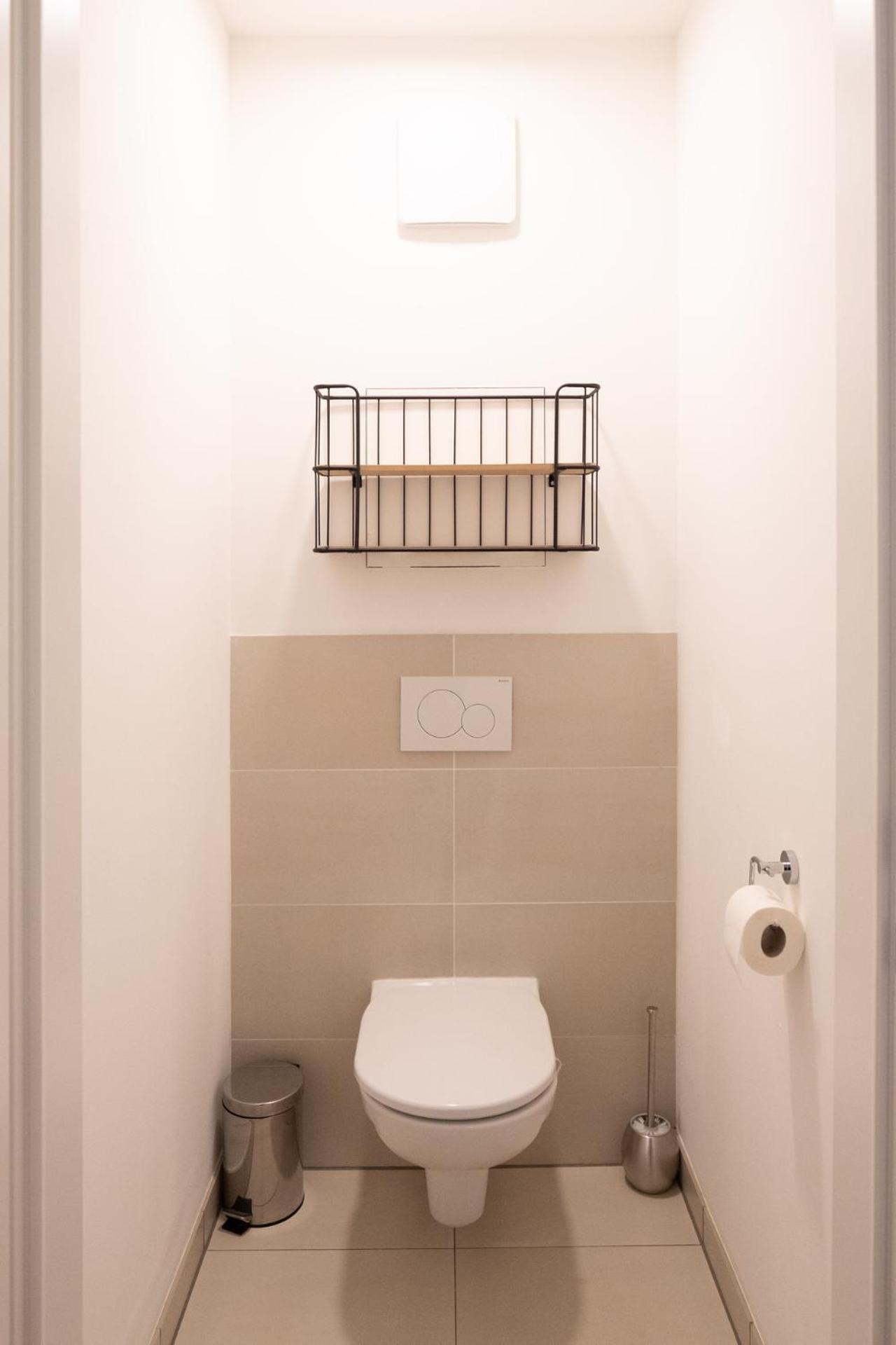 Modern Apartment W/ Cozy Balcony Near City Center 维也纳 外观 照片