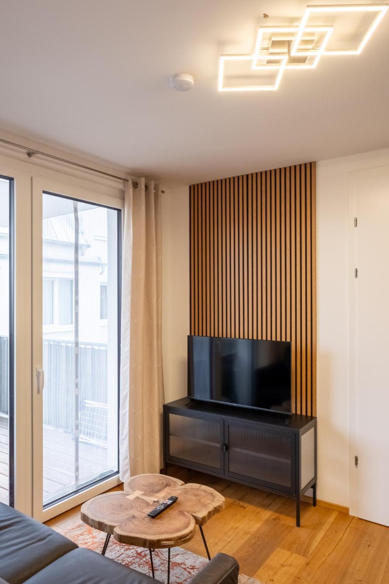Modern Apartment W/ Cozy Balcony Near City Center 维也纳 外观 照片